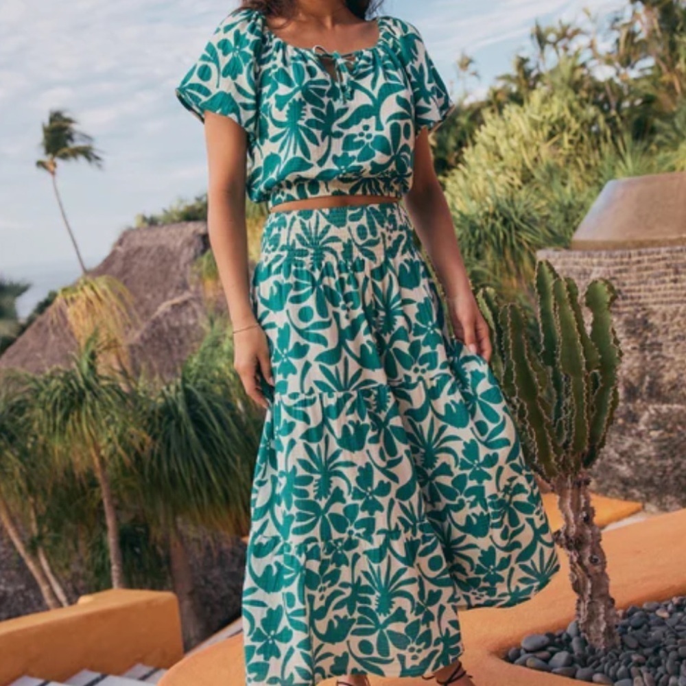 Marine Layer Double Cloth Tiana Crop Top/ Corinne midi Skirt Spruce Floral Set